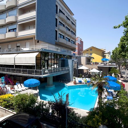 Hotel Metropolitan Беллария-Иджеа-Марина Экстерьер фото