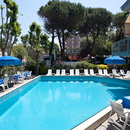 Hotel Metropolitan Беллария-Иджеа-Марина Экстерьер фото