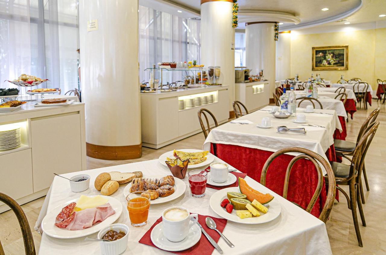Hotel Metropolitan Беллария-Иджеа-Марина Экстерьер фото