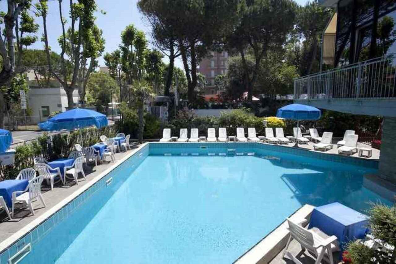 Hotel Metropolitan Беллария-Иджеа-Марина Экстерьер фото