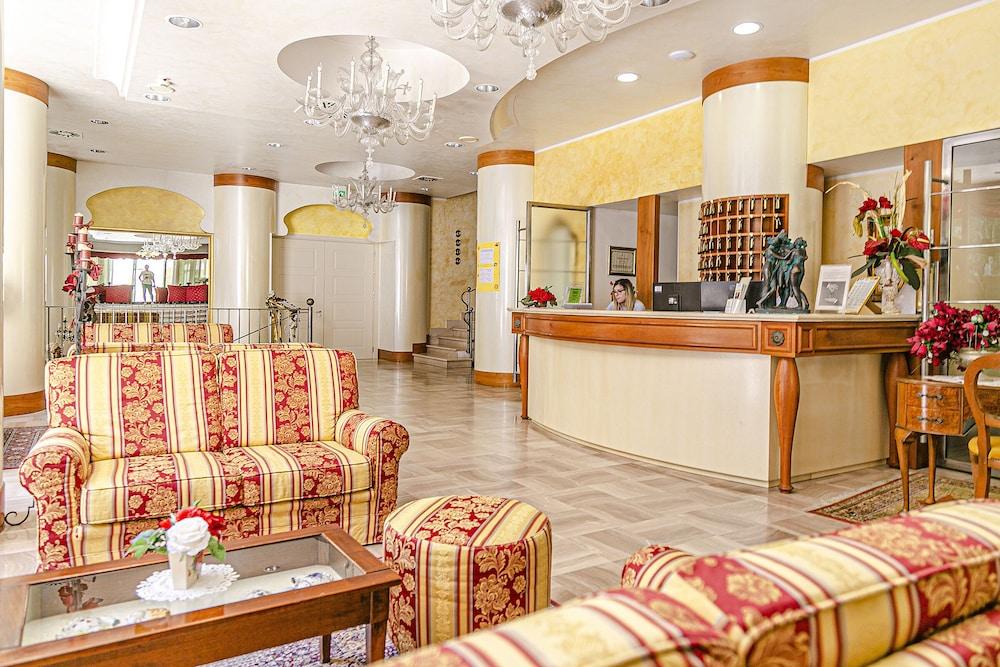 Hotel Metropolitan Беллария-Иджеа-Марина Экстерьер фото