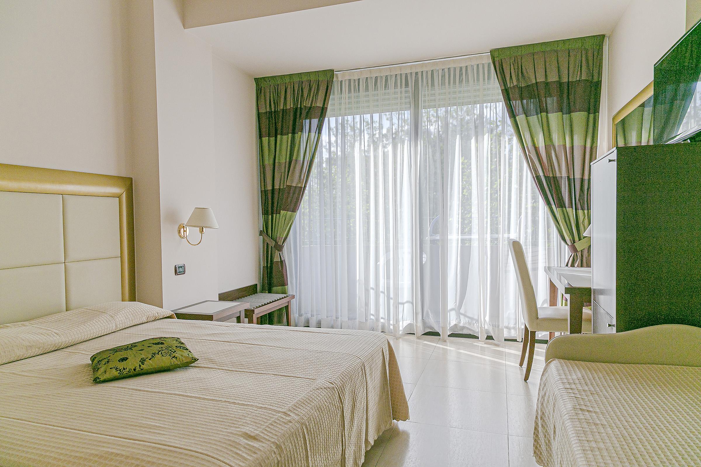 Hotel Metropolitan Беллария-Иджеа-Марина Экстерьер фото