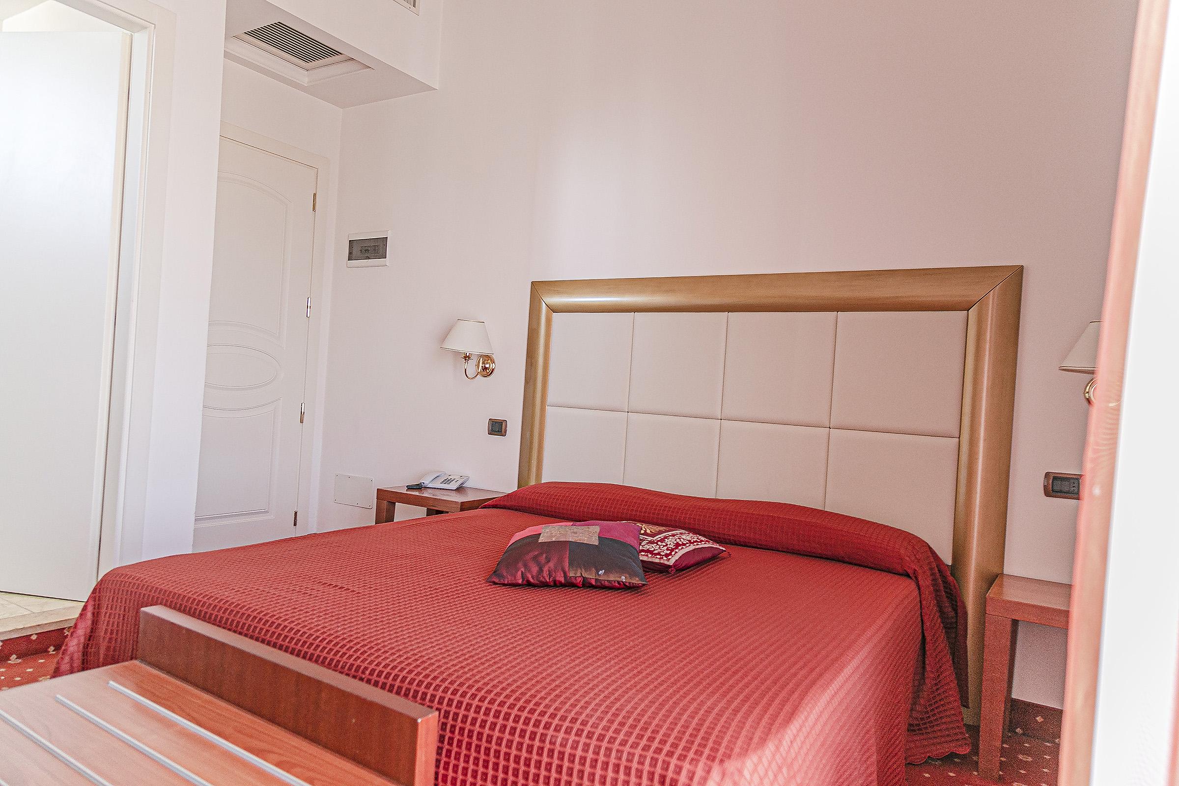 Hotel Metropolitan Беллария-Иджеа-Марина Экстерьер фото