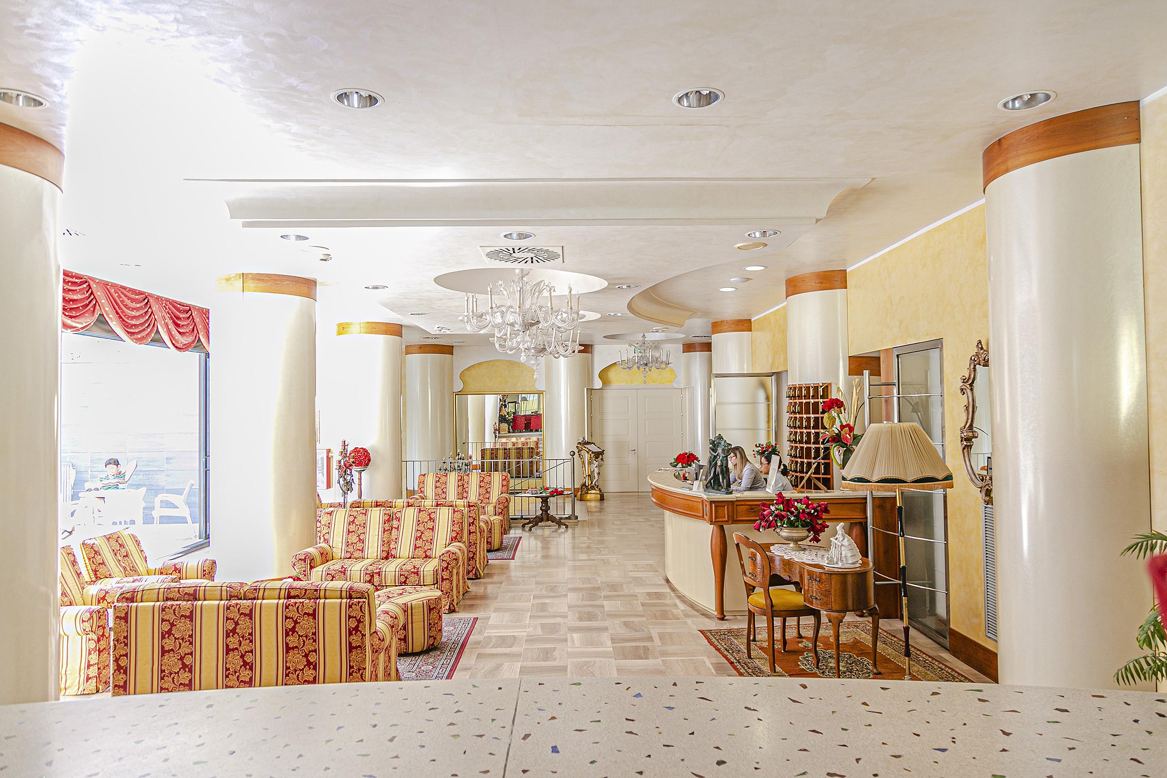 Hotel Metropolitan Беллария-Иджеа-Марина Экстерьер фото