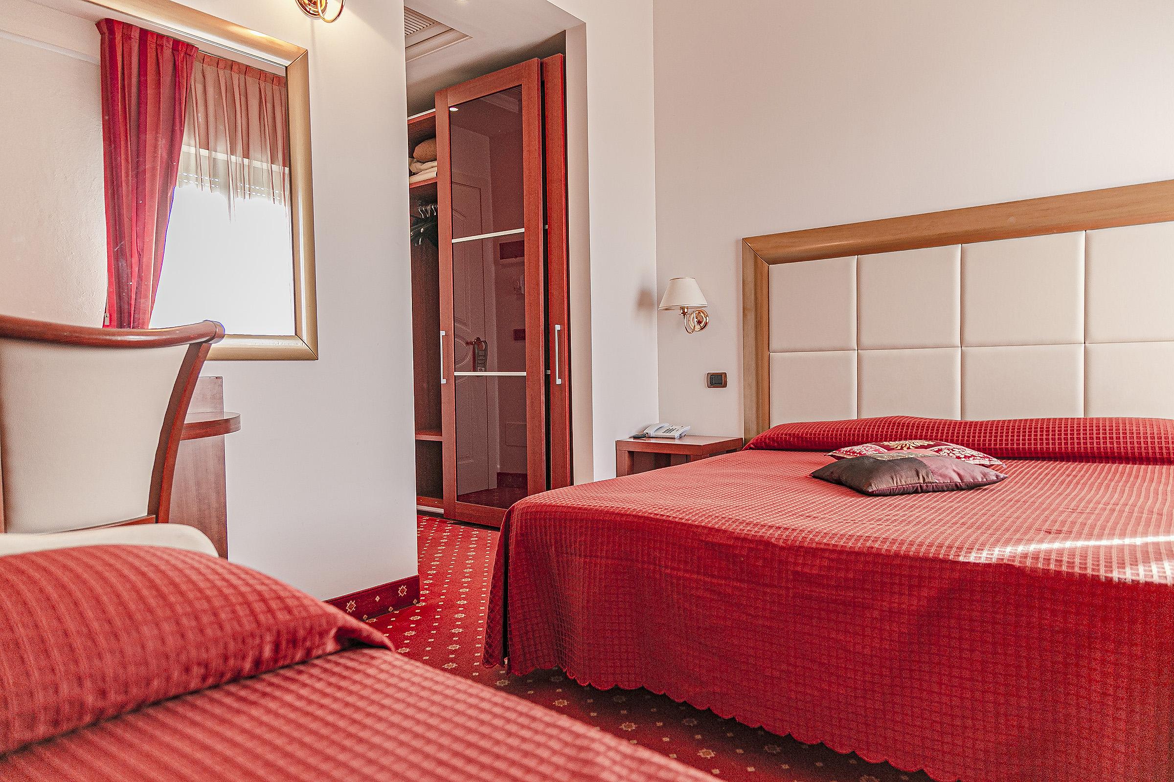 Hotel Metropolitan Беллария-Иджеа-Марина Экстерьер фото