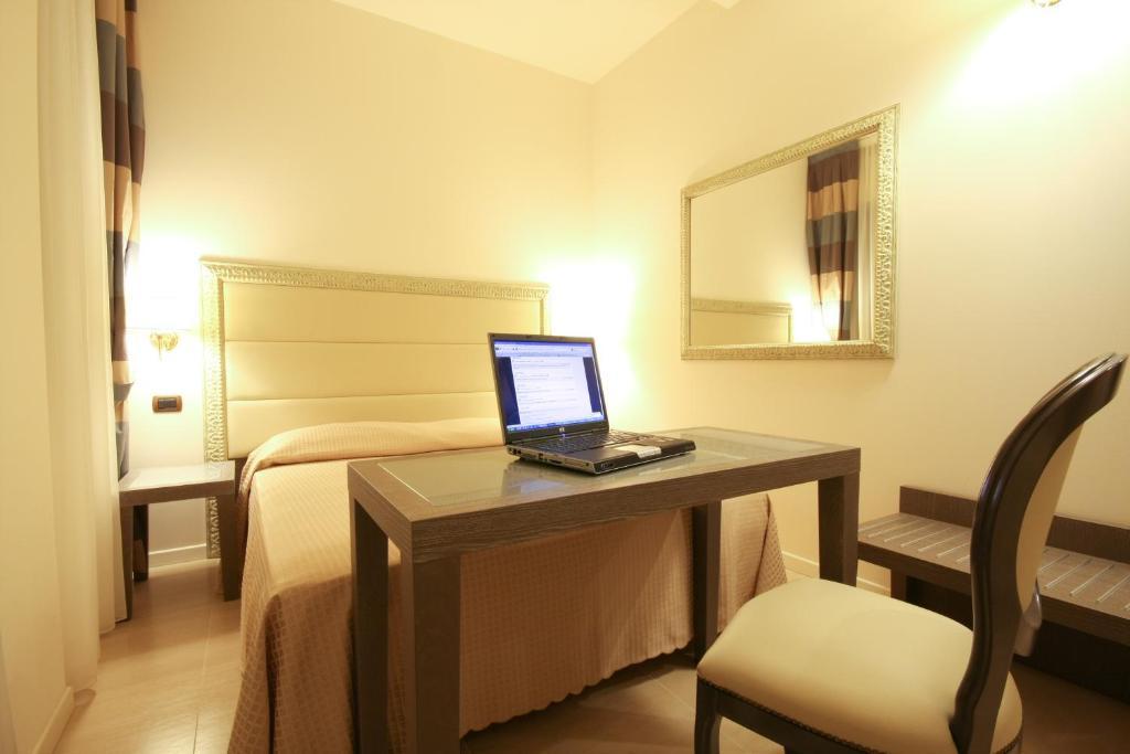 Hotel Metropolitan Беллария-Иджеа-Марина Экстерьер фото