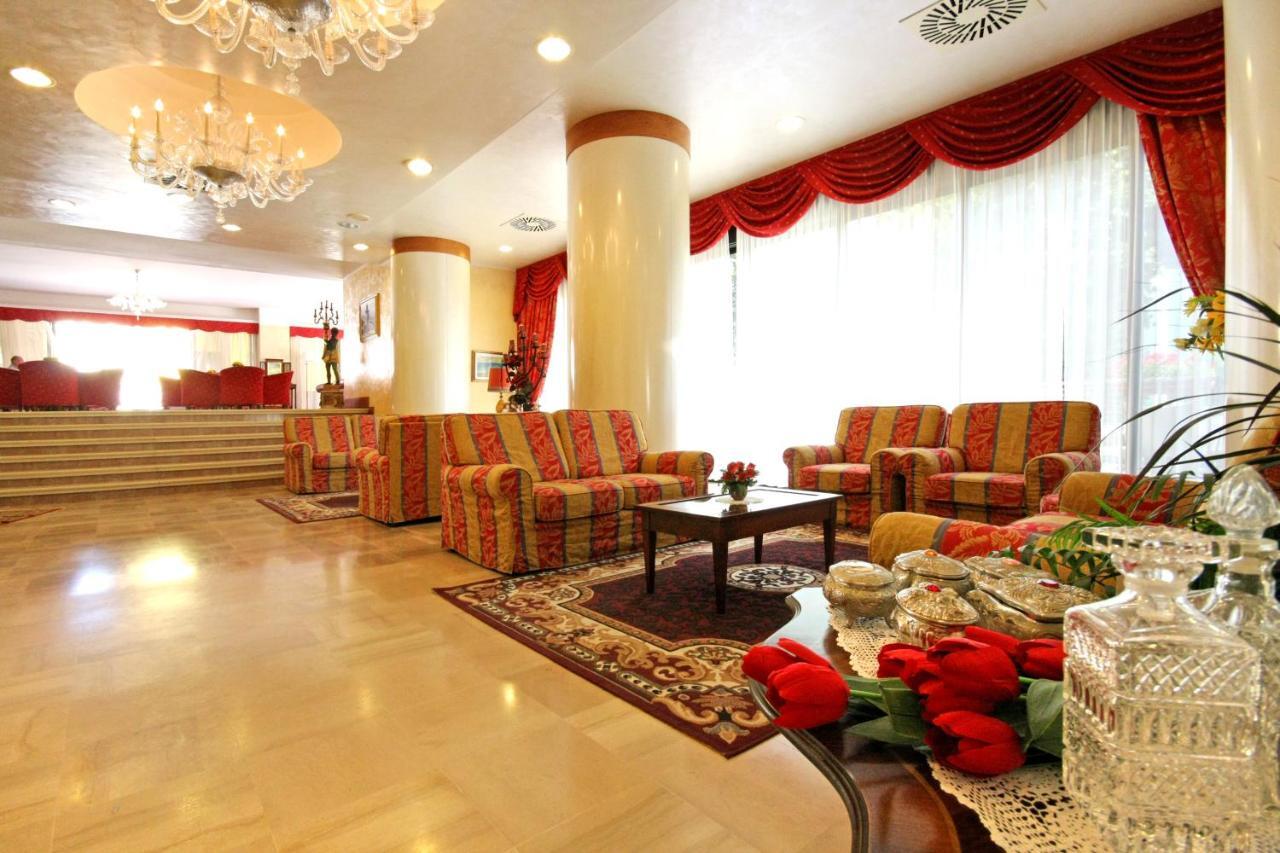 Hotel Metropolitan Беллария-Иджеа-Марина Экстерьер фото